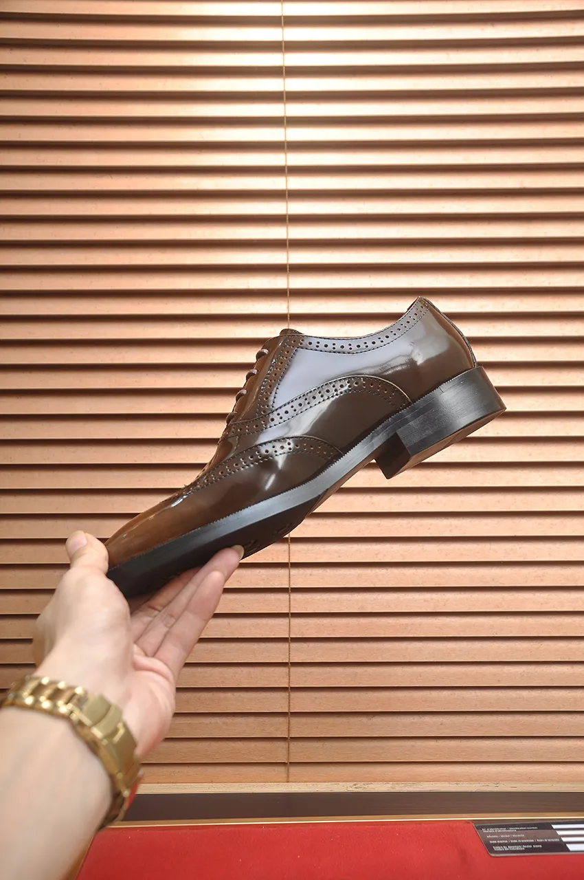 Men's men's shoes 💰500💶 [LV] (original single cowhide lining) 🍀LV's latest genuine leather business suit shoes are launched simultaneously on the official website. The first-layer cowhide imported from Italy is made of heavy gold, 💥official website 1:1 rubber outsole. Versatile to wear, high-end without losing class, and the color combination is extraordinary. This four-season style is alluring when worn on your feet, showing off your big-name flair. Standard code 38-45 (45 customized)